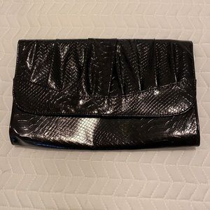 Black clutch